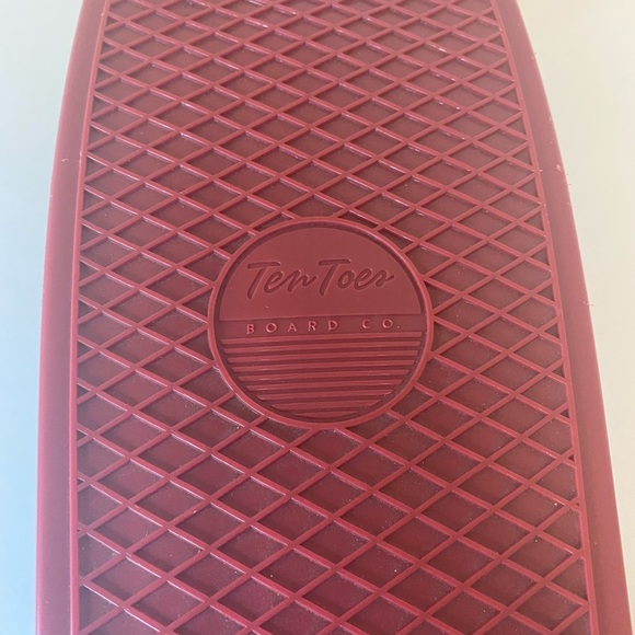 22.5” Ten Toes Penny board - Picture 5 of 6